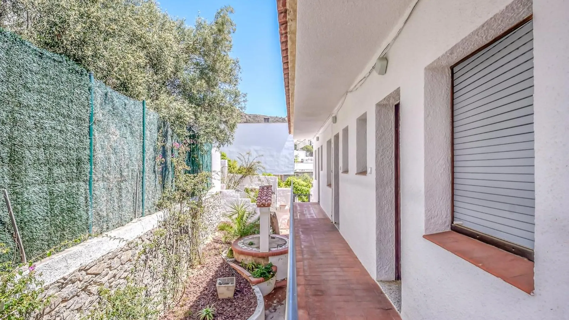 Apartment With View Montjoi